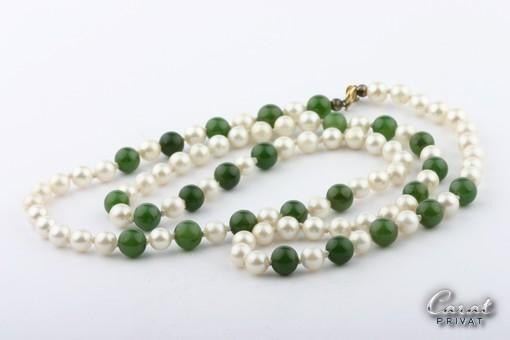 Perlenkette mit Jadesteinen und Perle Länge 79 cm