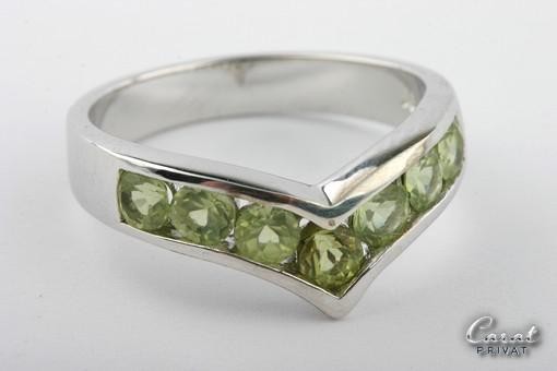 Silberring in 925 Silber Ring mit 7 grünen Edelsteinen Größe Gr56 17,8mm