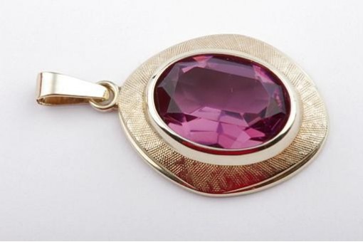 Anhänger mit Amethyst lila Farbstein in aus 333 8K Gelbgold Länge 3 cm