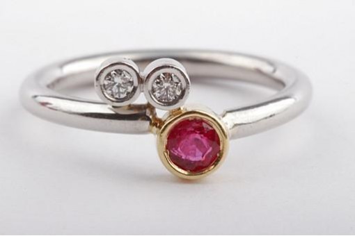 Ring in aus 950 Platin mit Rubin und Diamant Brillanten kleine Ringgröße 46 14,6