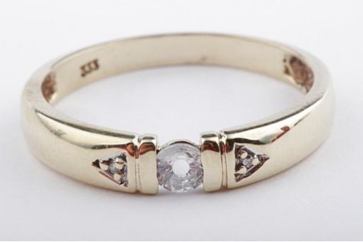 Ring Goldring mit Zirkonia Solitär in aus 333 er 8 Karat Gelbgold Ringgröße 59