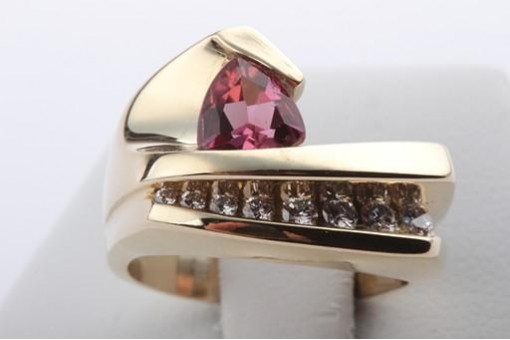 Ring 750 18K Gelbgold mit Rubellit Diamanten Brillanten kleine Größe 48