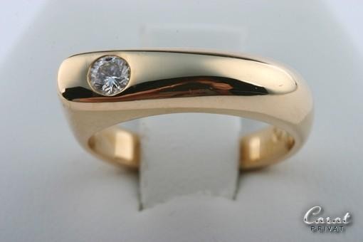 Brillantring Diamant 750 Gelbgold Brilliant Solitär Gr 45 kleine Größe