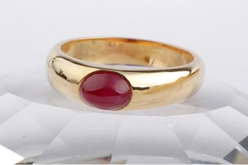 Ring Cabochon Rubin 1,3ct 6,6x5,0mm 750 18K Gelbgold Ringgröße 53