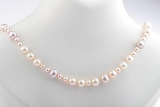 Süßwasser Perlenkette lachsfarben Länge 54cm Silber Verschlusss