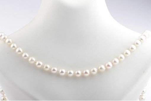 Perlenkette Barockperlen mit 585 Weißgold Verschluss Länge 67cm