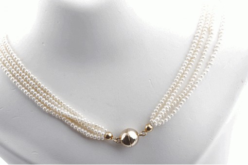 4-fach Süßwasserperlenkette mit kleinen Perlen und vergoldetem Verschluss