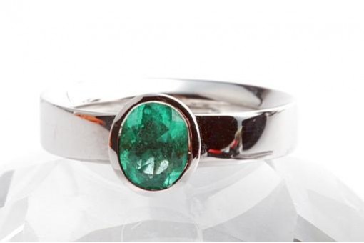 Smaragd Ring 0,85ct ovaler Schliff 750 er 18kt Weiß Gold Gr. 54 Kolumbien